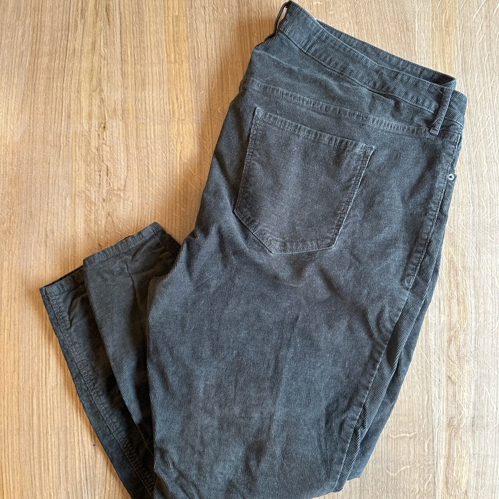 Old Navy Hi-Rise Rockstar Super Skinny Corduroy Pants